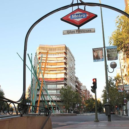 Hostal Arrate Madrid Exterior photo