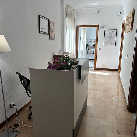 Hostal Arrate Madrid Exterior photo